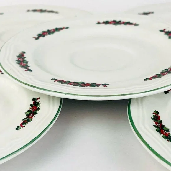 Vintage Unbranded Set of 5 Dessert Plates Christmas Holly 6.5" Ceramic Holiday - Picture 5 of 5